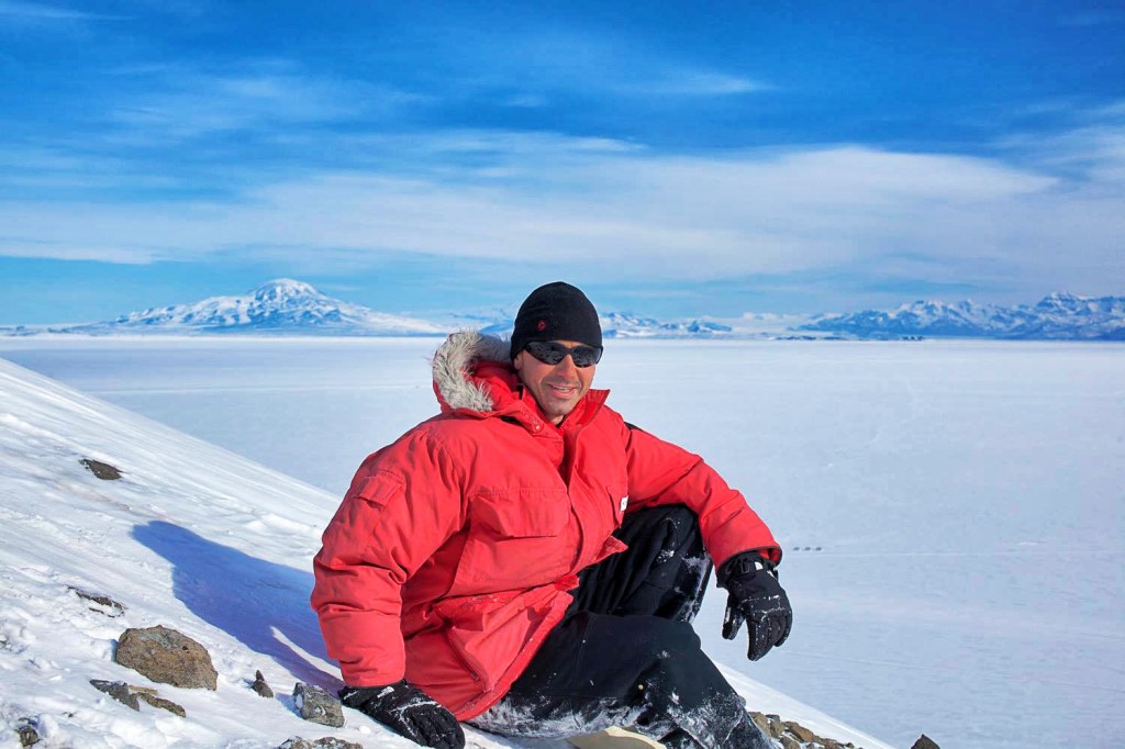 living and working in antarctica at the south pole