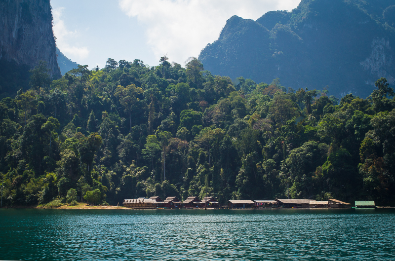 khao sok floating village